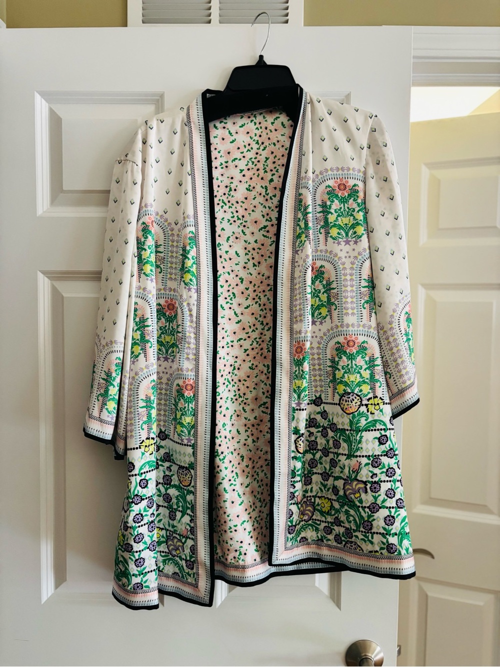NewAlice + Olivia Floral Embroidered Open Front Tunic in Cream and Green